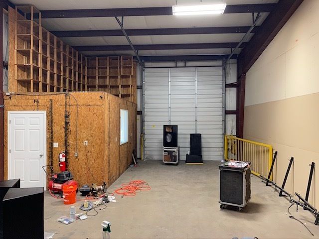 Warehouse with office For Lease: 1311 Industrial Dr, New Braunfels, TX 78130